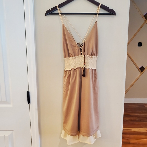 Wet Seal Boho Dress Ruffle Tiered Sleeveless Cream babydoll dress Medium - Picture 4 of 13